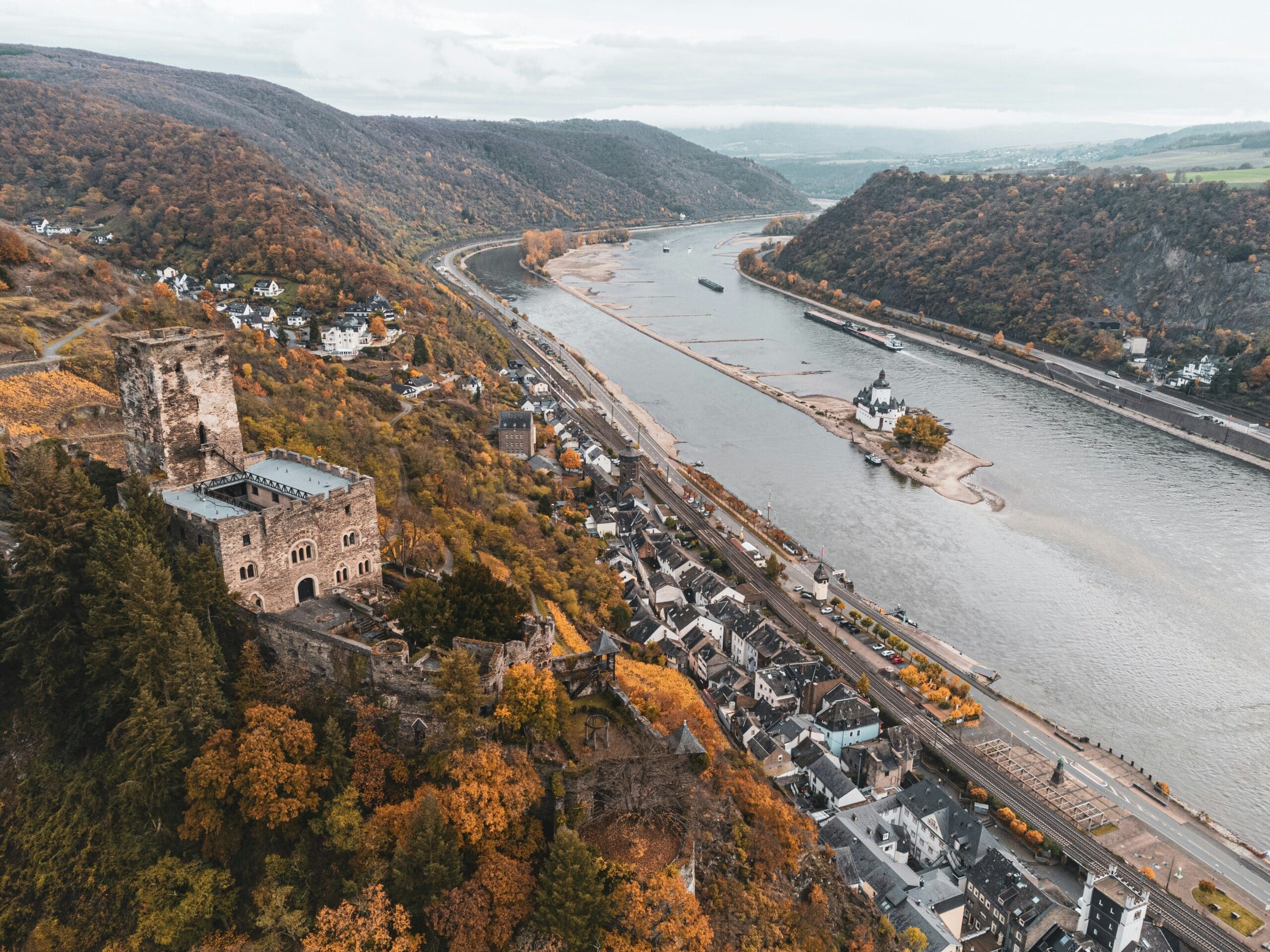 Classical piano music for a Rhine river cruise, inspired by Romantic composers